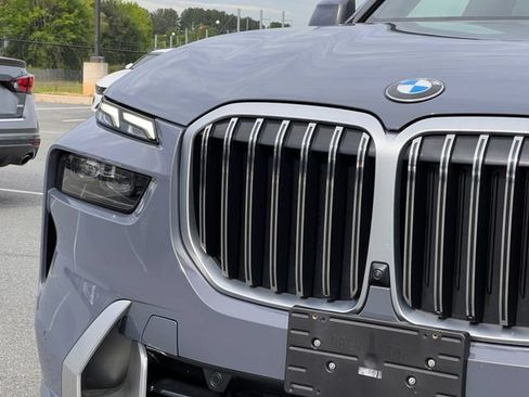 Used 2023 BMW X7 xDrive40i w/ Executive Package AWD/4WD image 48