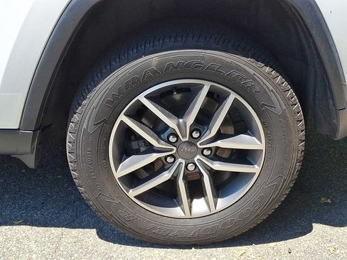 Used 2020 Jeep Grand Cherokee Limited AWD/4WD image 10