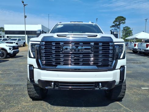 Used 2024 GMC Sierra 2500 Denali Ultimate AWD/4WD image 2