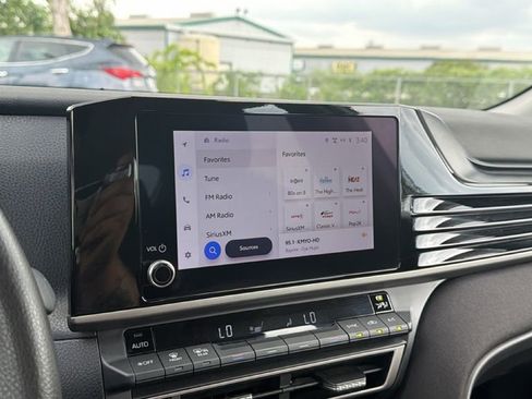 Certified 2025 Toyota Camry LE image 28