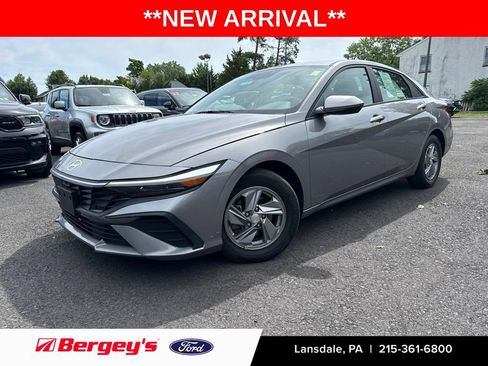 Used 2024 Hyundai Elantra SE FWD image 1