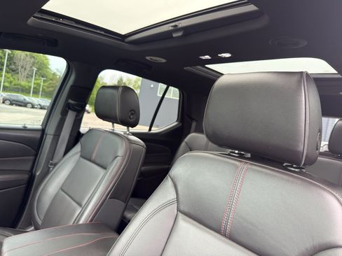 Used 2022 Chevrolet Traverse RS AWD/4WD image 28