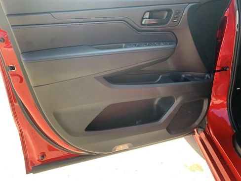 Used 2025 Honda Odyssey Sport-L image 18