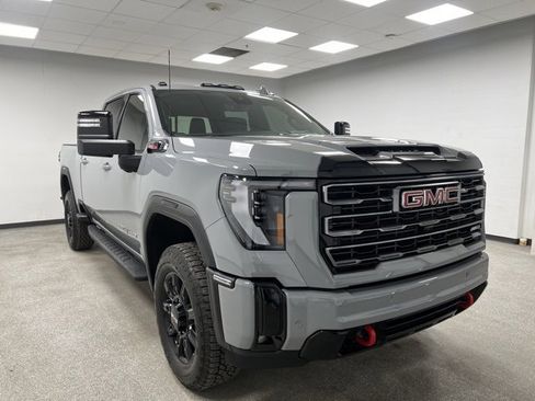 Used 2025 GMC Sierra 2500 AT4 w/ AT4 Premium Plus Package image 2