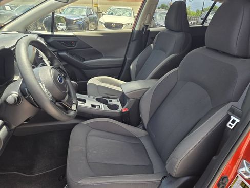 Used 2025 Subaru Crosstrek 2.5i Premium AWD/4WD image 19