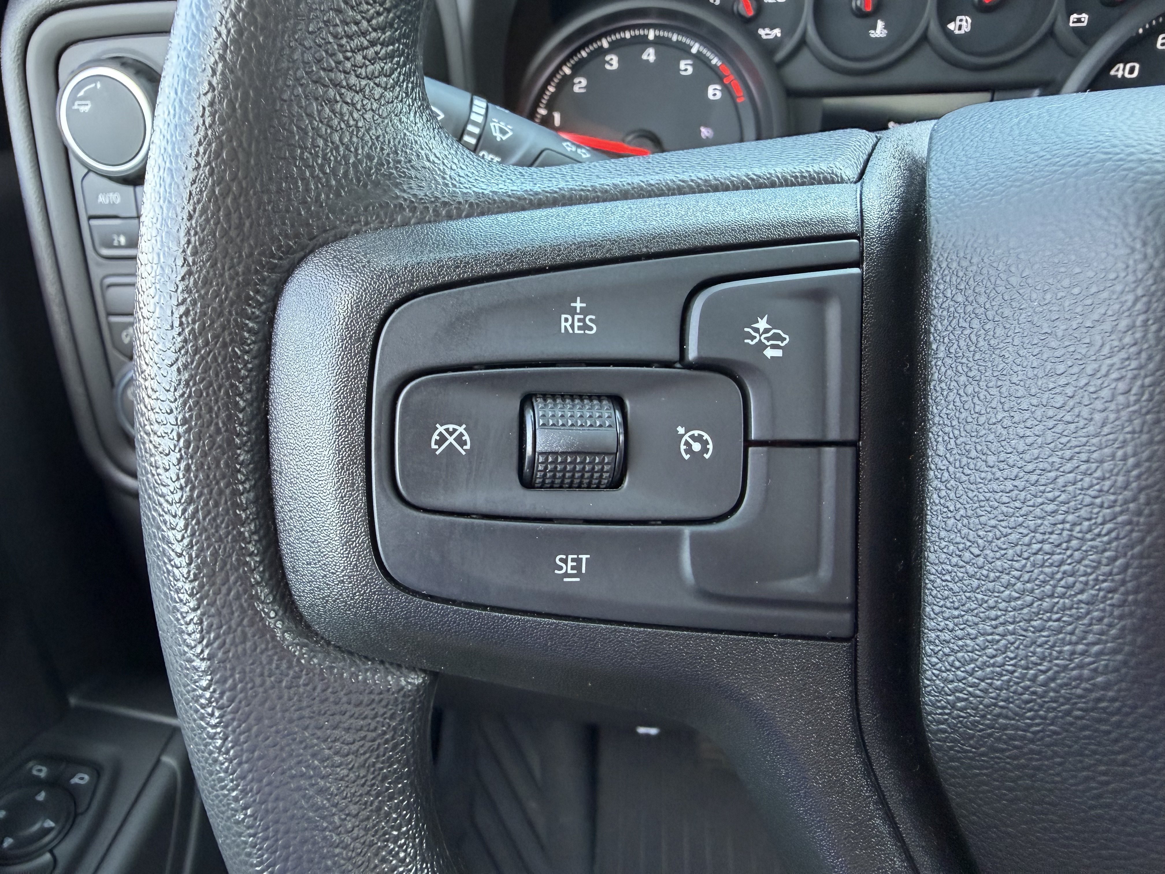 Used 2026 Chevrolet Silverado 1500 Custom Trail Boss w/ Dark Appearance Package AWD/4WD image 16