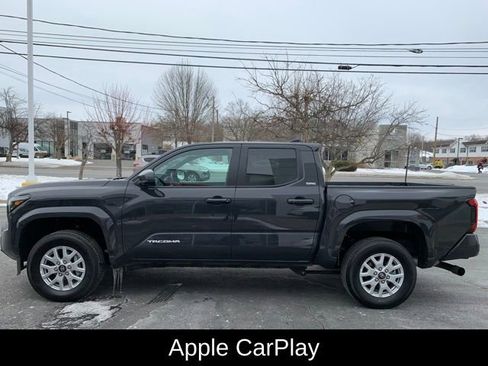 Used 2025 Toyota Tacoma SR5 image 9