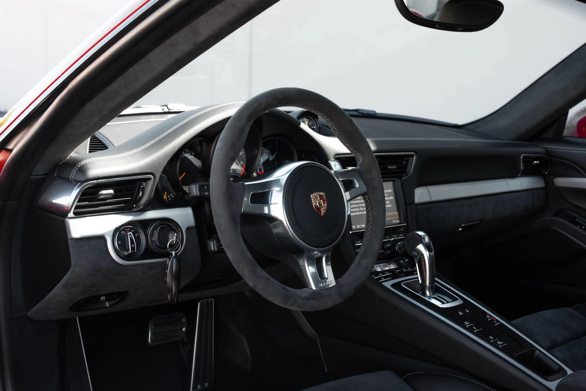 Used 2014 Porsche 911 GT3 RWD image 9