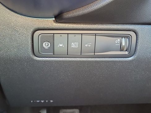 Used 2026 Chevrolet Equinox EV LT FWD image 12