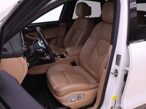 Used 2020 Porsche Macan image 4