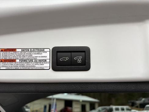 Used 2023 Toyota Corolla Cross XLE w/ Convenience Package AWD/4WD image 22