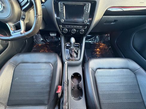 Used 2017 Volkswagen Jetta GLI FWD image 11