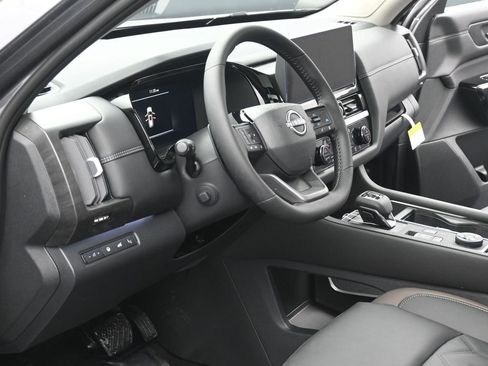 New 2026 Nissan Pathfinder Platinum w/ Cargo Package AWD/4WD image 7