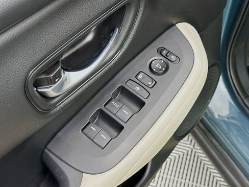 Used 2023 Honda HR-V LX image 19