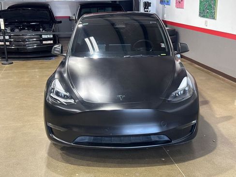Used 2023 Tesla Model Y Performance image 18