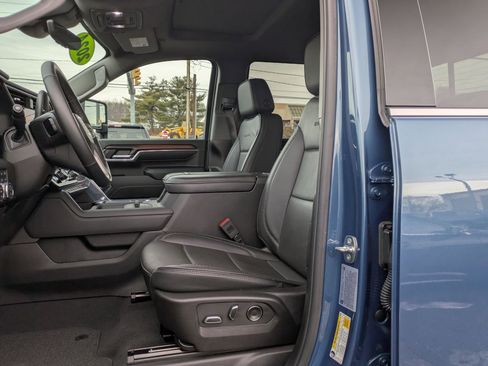 Used 2024 GMC Sierra 2500 Denali w/ Denali Reserve Package image 13