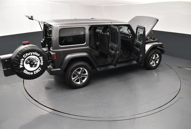 Used 2021 Jeep Wrangler Unlimited Sahara AWD/4WD image 30