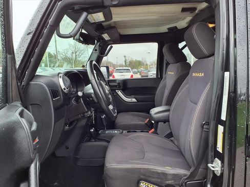 Used 2013 Jeep Wrangler Unlimited Sahara w/ Connectivity Group AWD/4WD image 15