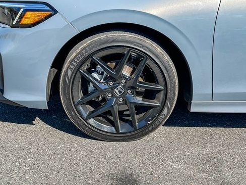 Used 2025 Honda Civic Sport image 10
