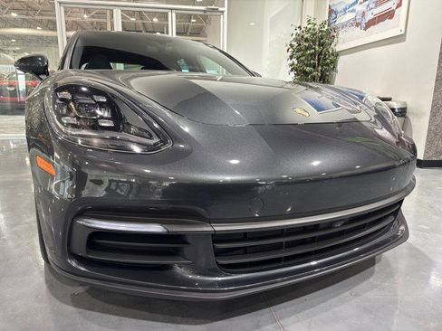 Used 2017 Porsche Panamera image 28