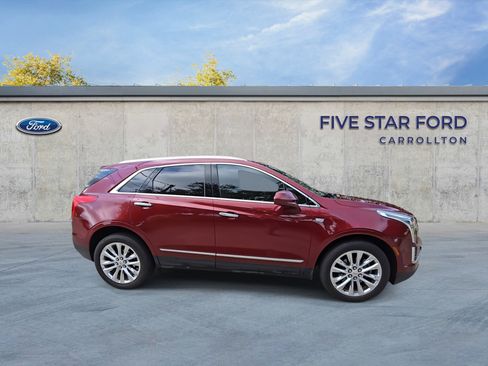 Used 2017 Cadillac XT5 Platinum image 9