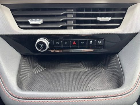 Used 2025 Ford Explorer Active w/ Active Comfort Package image 27