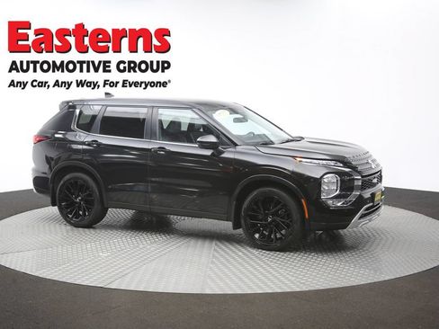 Used 2024 Mitsubishi Outlander SE AWD/4WD image 47
