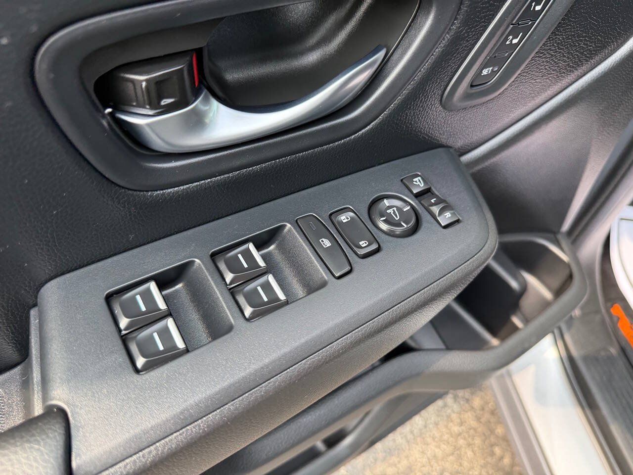 Used 2025 Honda Pilot TrailSport image 15