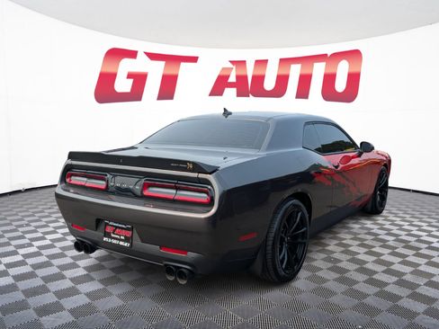 Used 2022 Dodge Challenger R/T Scat Pack w/ Shaker Package RWD image 4