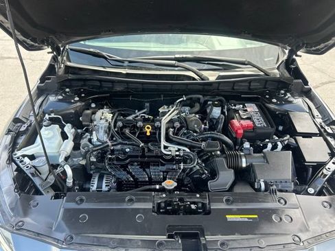 Used 2025 Nissan Altima 2.5 SV FWD image 13