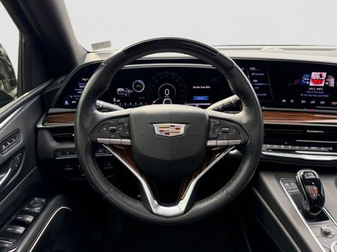 Used 2022 Cadillac Escalade ESV Premium Luxury w/ Performance Package AWD/4WD image 15