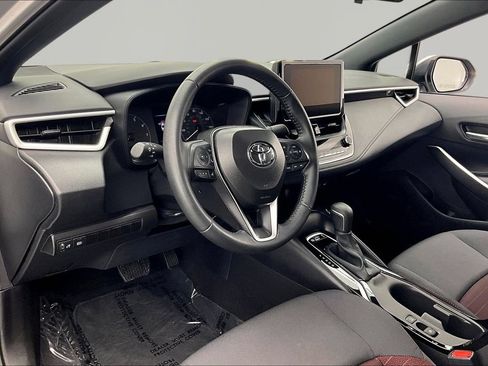 Used 2025 Toyota Corolla SE FWD image 14