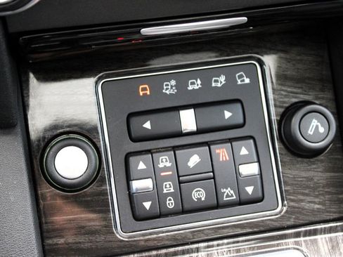 Used 2016 Land Rover LR4 HSE Silver Edition image 40