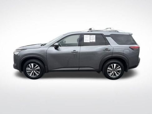 Used 2024 Nissan Pathfinder SL AWD/4WD image 2