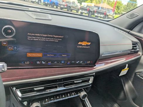 New 2027 Chevrolet Traverse RS w/ LPO, Floor Liner Package AWD/4WD image 21