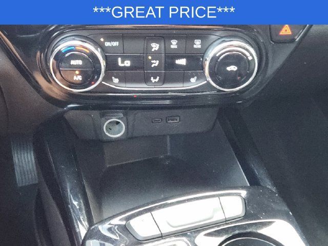 Used 2025 Chevrolet Trax RS w/ Driver Confidence Package FWD image 21