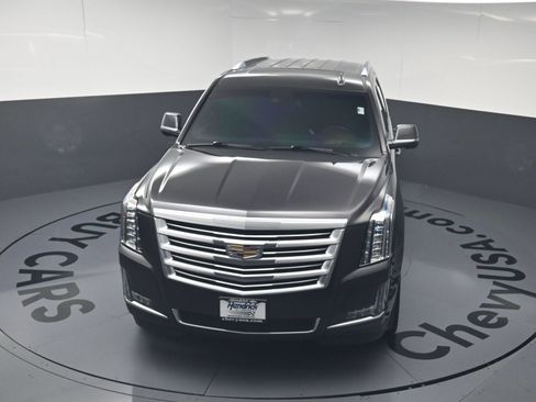 Used 2018 Cadillac Escalade Platinum AWD/4WD image 29