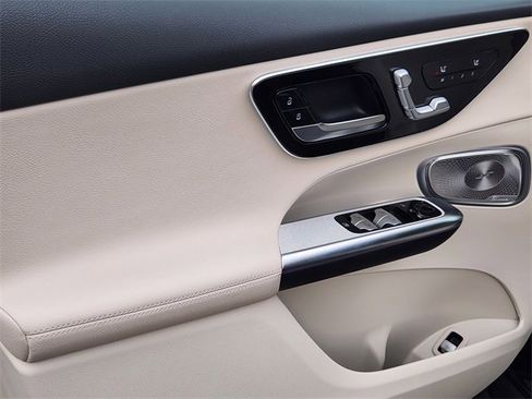 New 2026 Mercedes-Benz GLC 300 4MATIC image 10