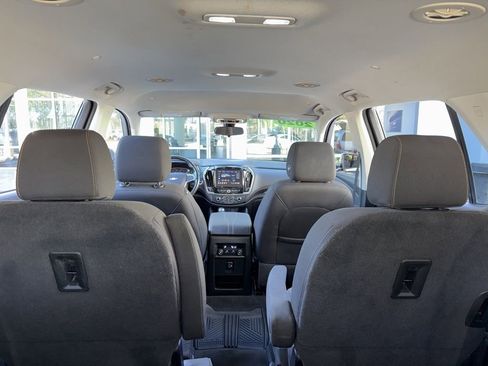 Used 2020 Chevrolet Traverse LT image 24