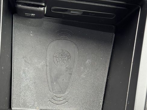 Used 2017 Alfa Romeo Giulia Sprint w/ Cold Weather Package image 18