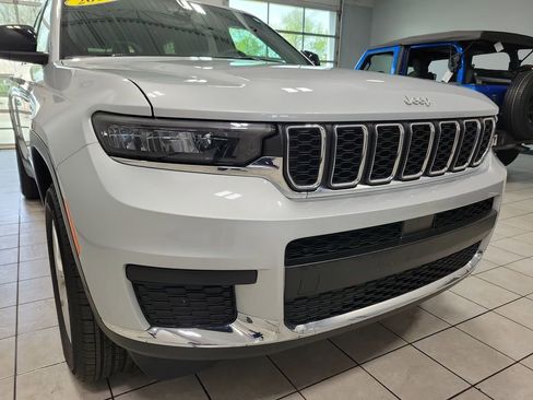 Used 2024 Jeep Grand Cherokee L Laredo AWD/4WD image 23