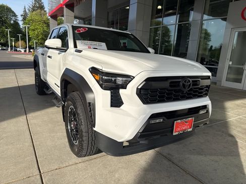 Certified 2025 Toyota Tacoma TRD Off-Road w/ TRD Off Road Premium Package AWD/4WD image 1