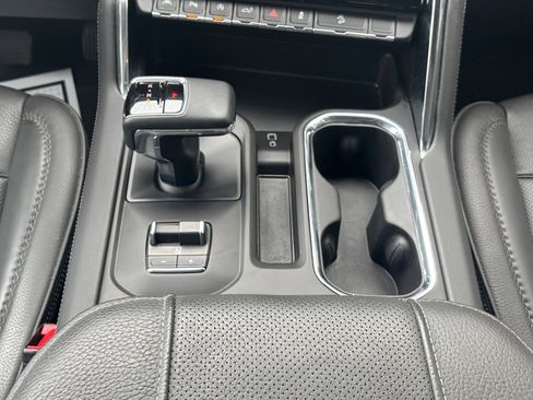Used 2025 GMC Sierra 1500 Denali w/ Denali Reserve Package AWD/4WD image 5