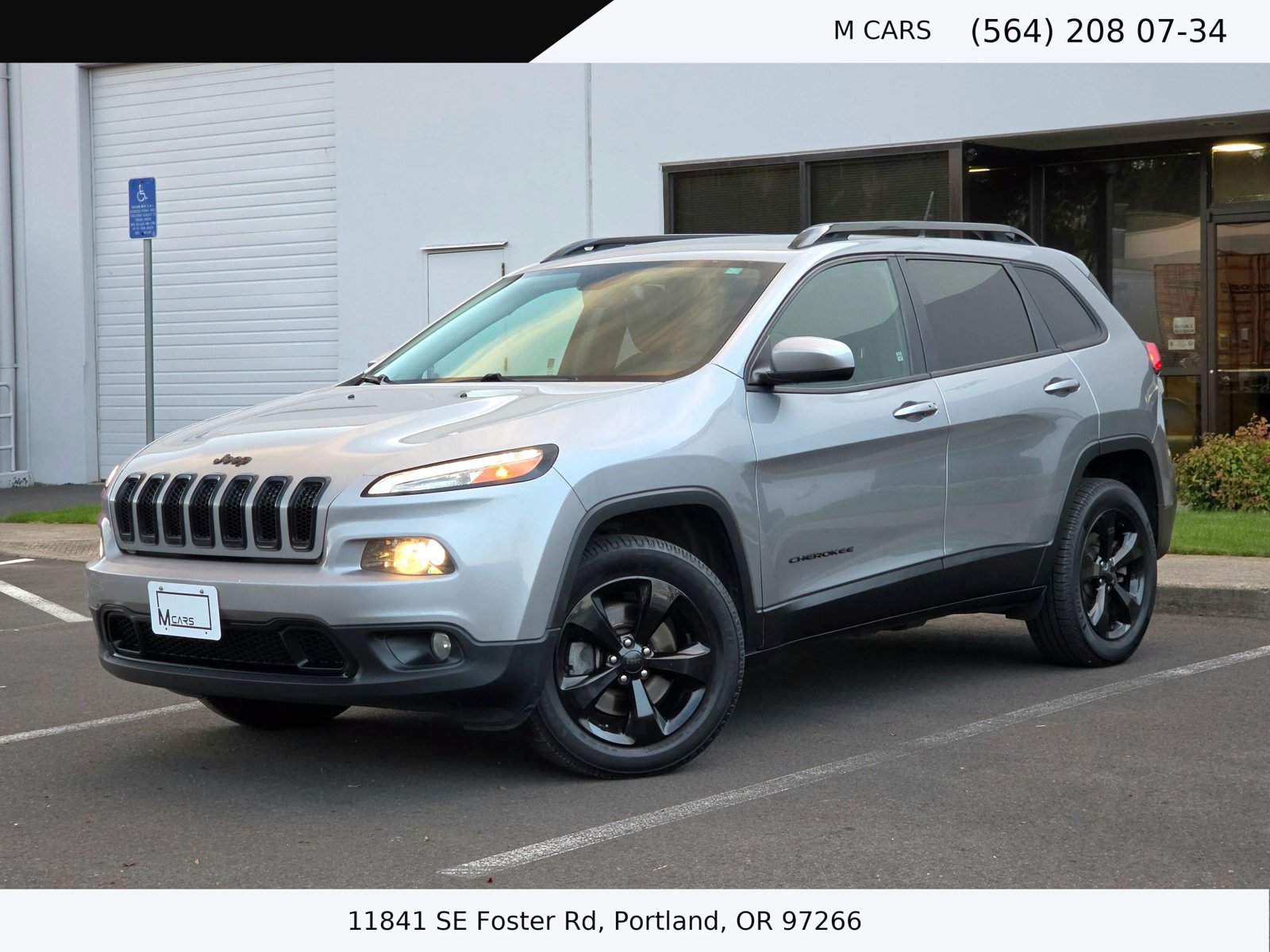 Used 2016 Jeep Cherokee Latitude w/ Comfort/Convenience Group AWD/4WD image 2