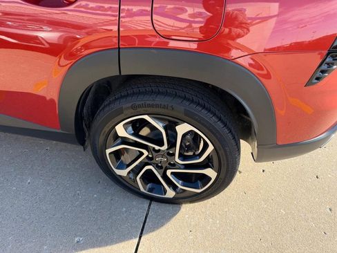 Used 2024 Chevrolet Trax RS w/ Sunroof Package image 5