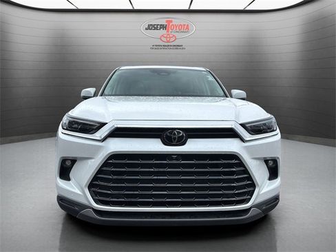 Certified 2025 Toyota Grand Highlander AWD image 7