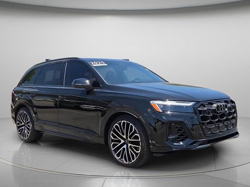 Certified 2025 Audi SQ7 Premium Plus AWD/4WD image 8