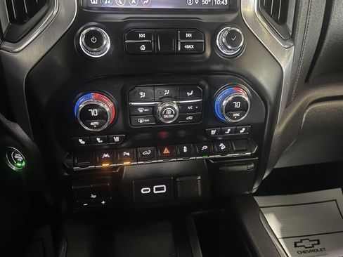 Used 2022 GMC Sierra 1500 SLT w/ SLT Premium Plus Package AWD/4WD image 16