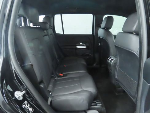 Certified 2022 Mercedes-Benz GLB 250 image 22