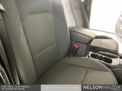 Used 2023 Jeep Wrangler Sport S image 27